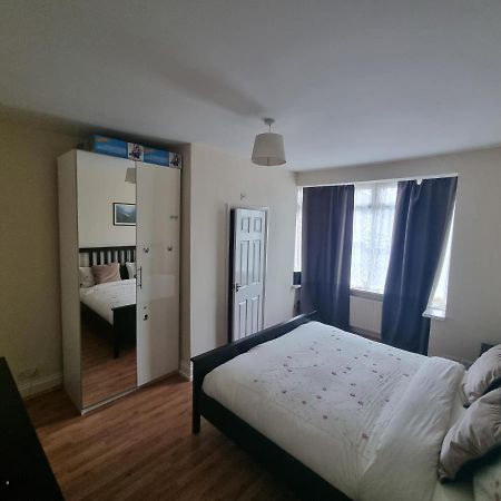 Guess Bungalow Wembley Apartment London Ngoại thất bức ảnh