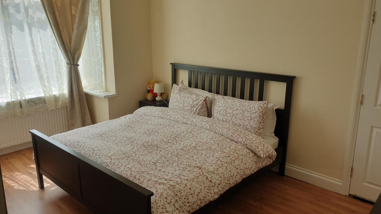 Guess Bungalow Wembley Apartment London Ngoại thất bức ảnh